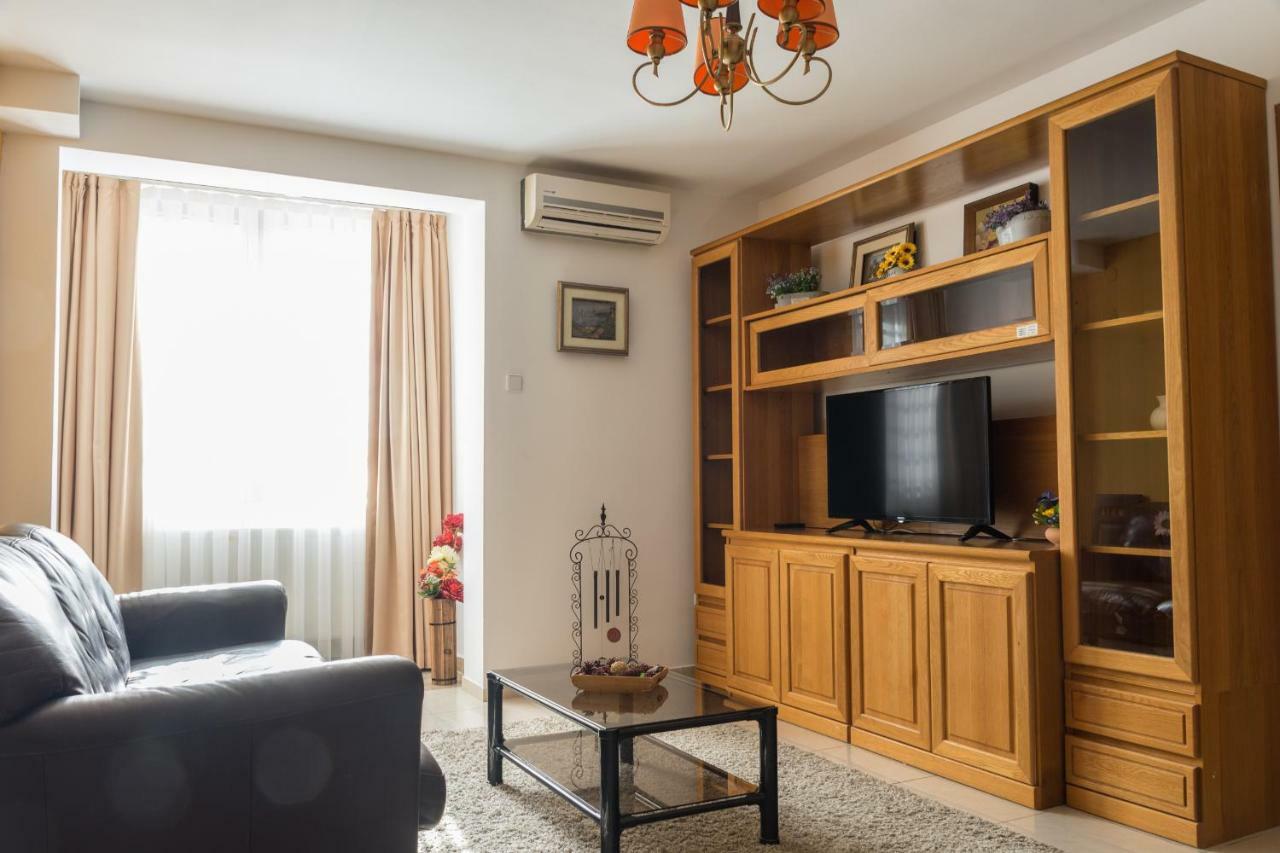 Maxxy Apartments Bucharest Exterior photo